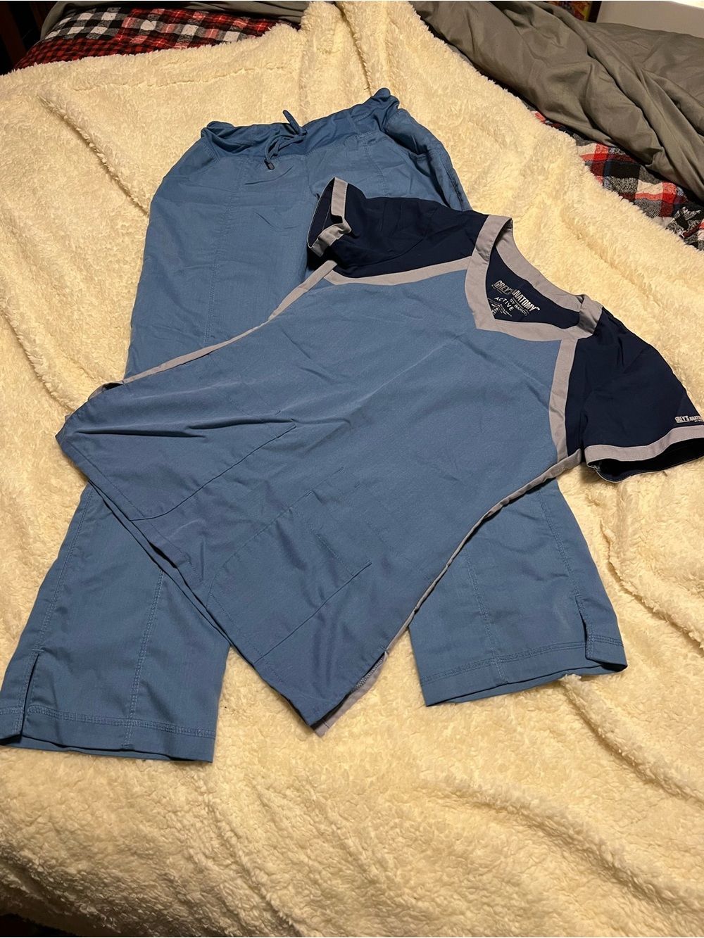 Grey's Anatomy Women's Two-Piece Scrub Set in Light Blue and Navy